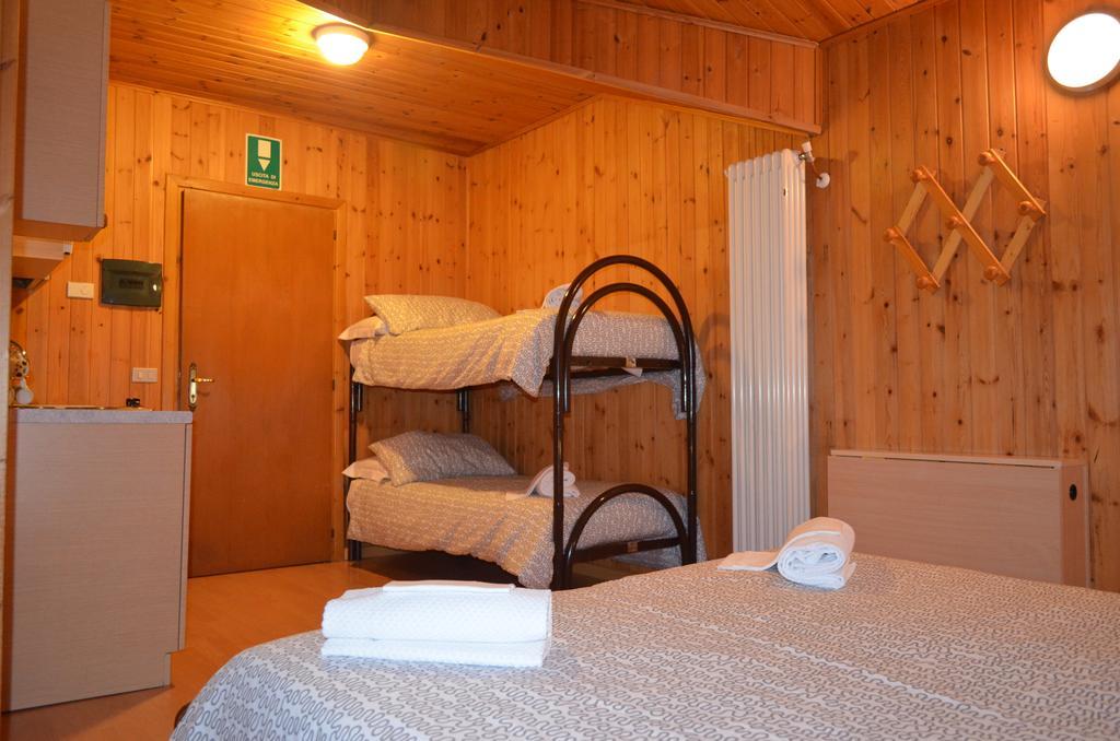 Campodolcino Camping Habitación foto